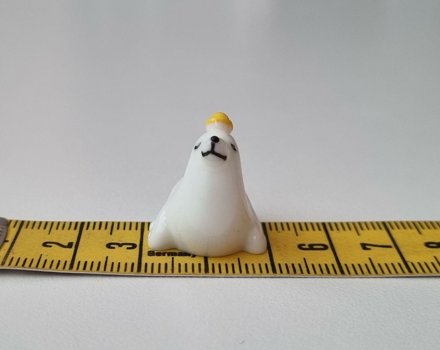 Nöjd liten säl, minisäl / miniatyr