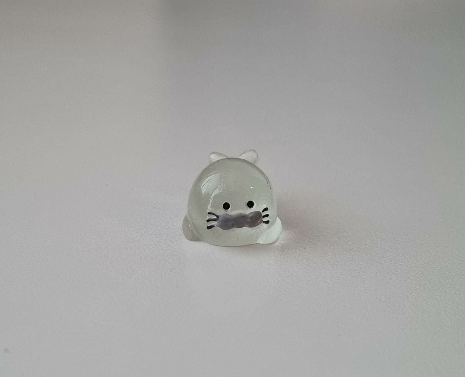 Gullig liten säl / figur / miniatyr