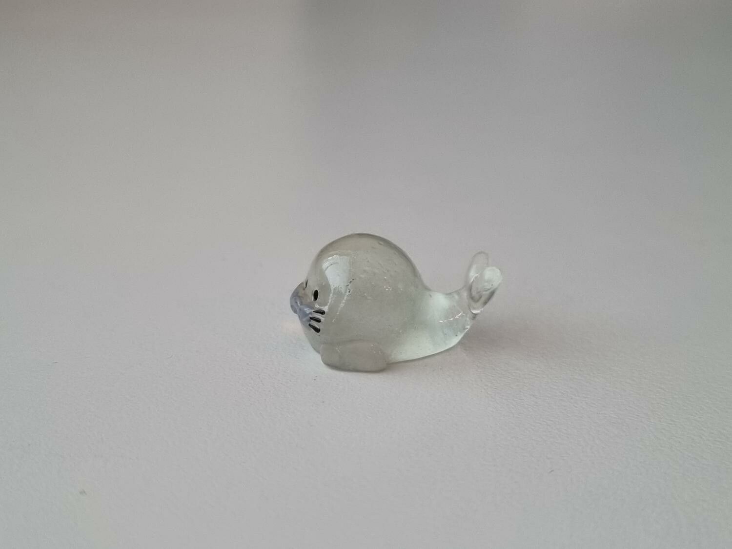 Gullig liten säl / figur / miniatyr
