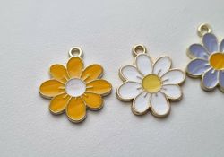 3 st Vackra vita somriga blommor, berlocker hängen