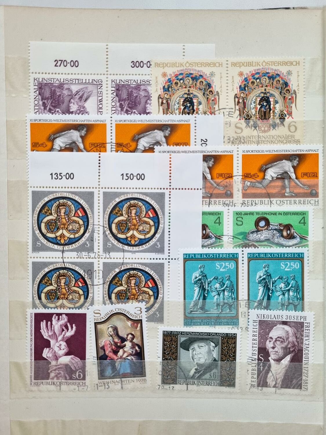 Album med frimärken (mestadels Österrike)