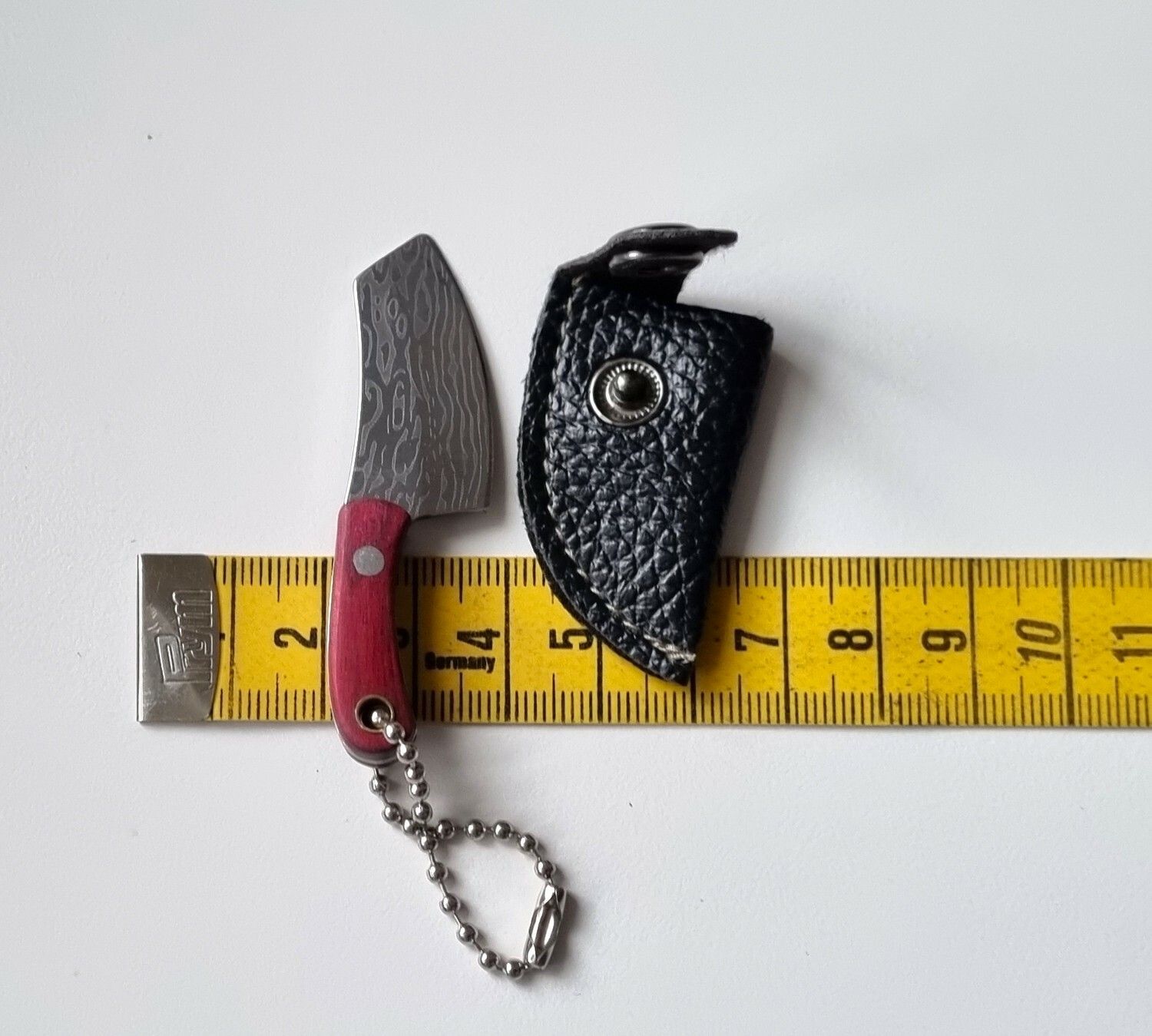 Gullig liten miniatyrkniv / minikniv med fodral