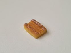 1 st bröd, miniatyrbröd. Miniatyrer till dockskåp, tittskåp (variant 2)