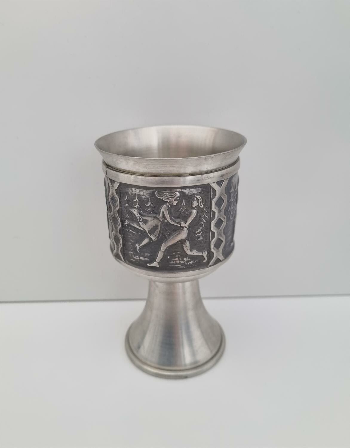 1 st detaljrik bägare / mugg dryckeskärl i tenn (ITB Norway Tinn 131)