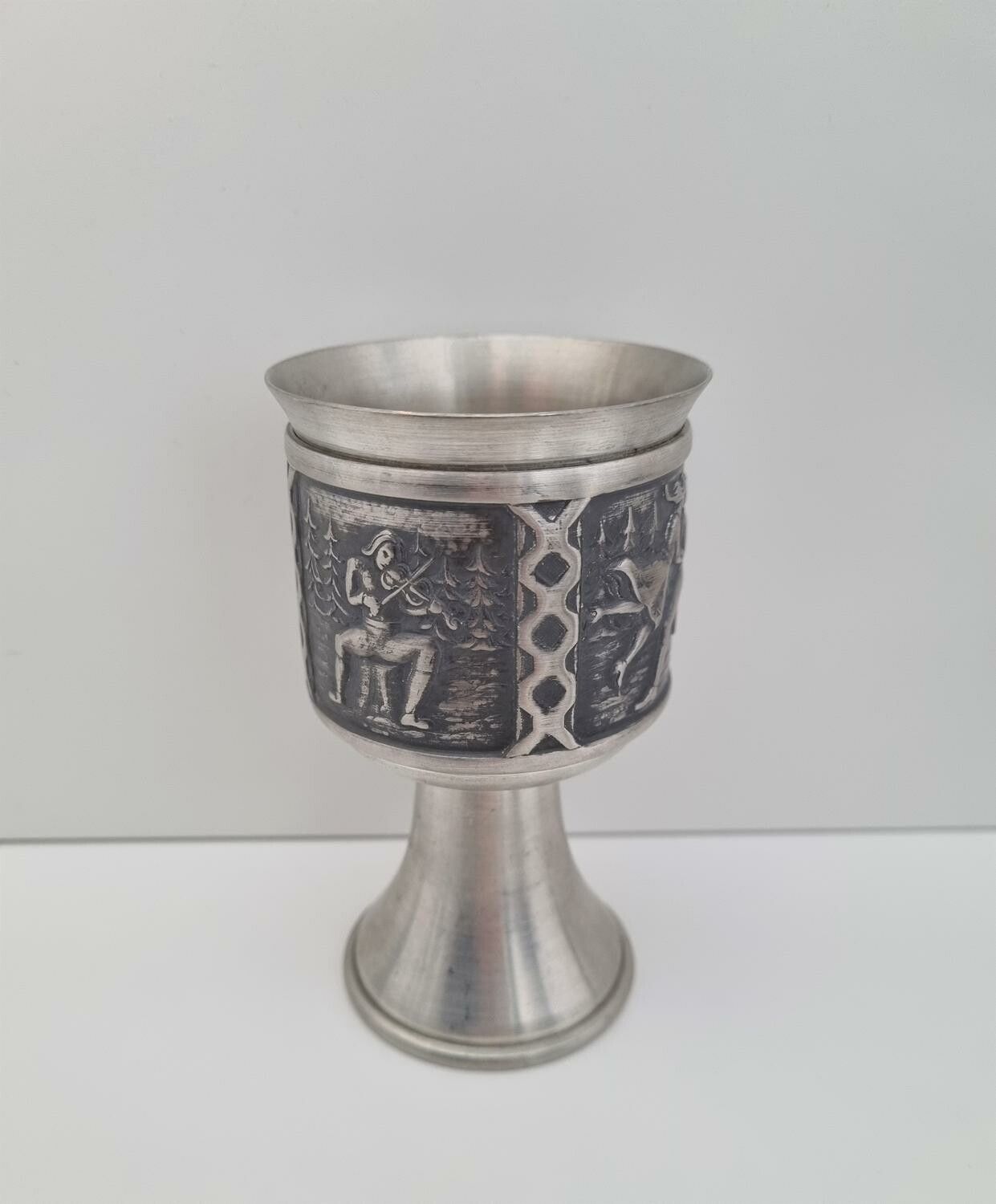 1 st detaljrik bägare / mugg dryckeskärl i tenn (ITB Norway Tinn 131)