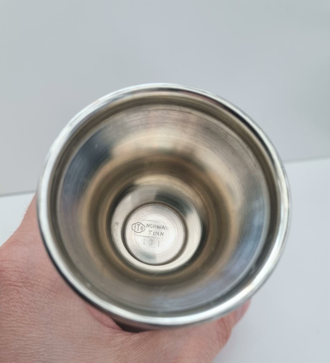 1 st detaljrik bägare / mugg dryckeskärl i tenn (ITB Norway Tinn 131)