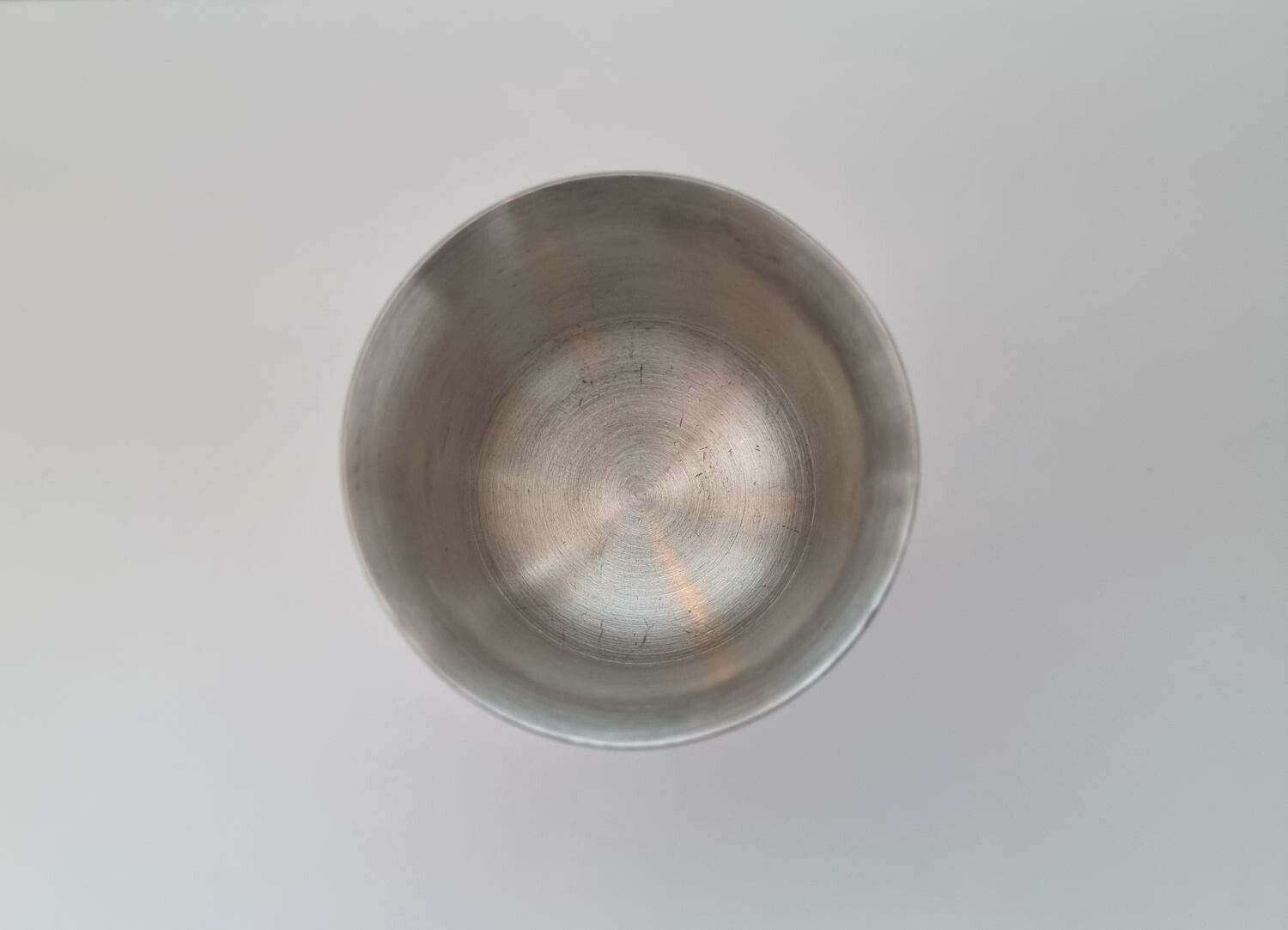 1 st detaljrik bägare / mugg dryckeskärl i tenn (ITB Norway Tinn 131)