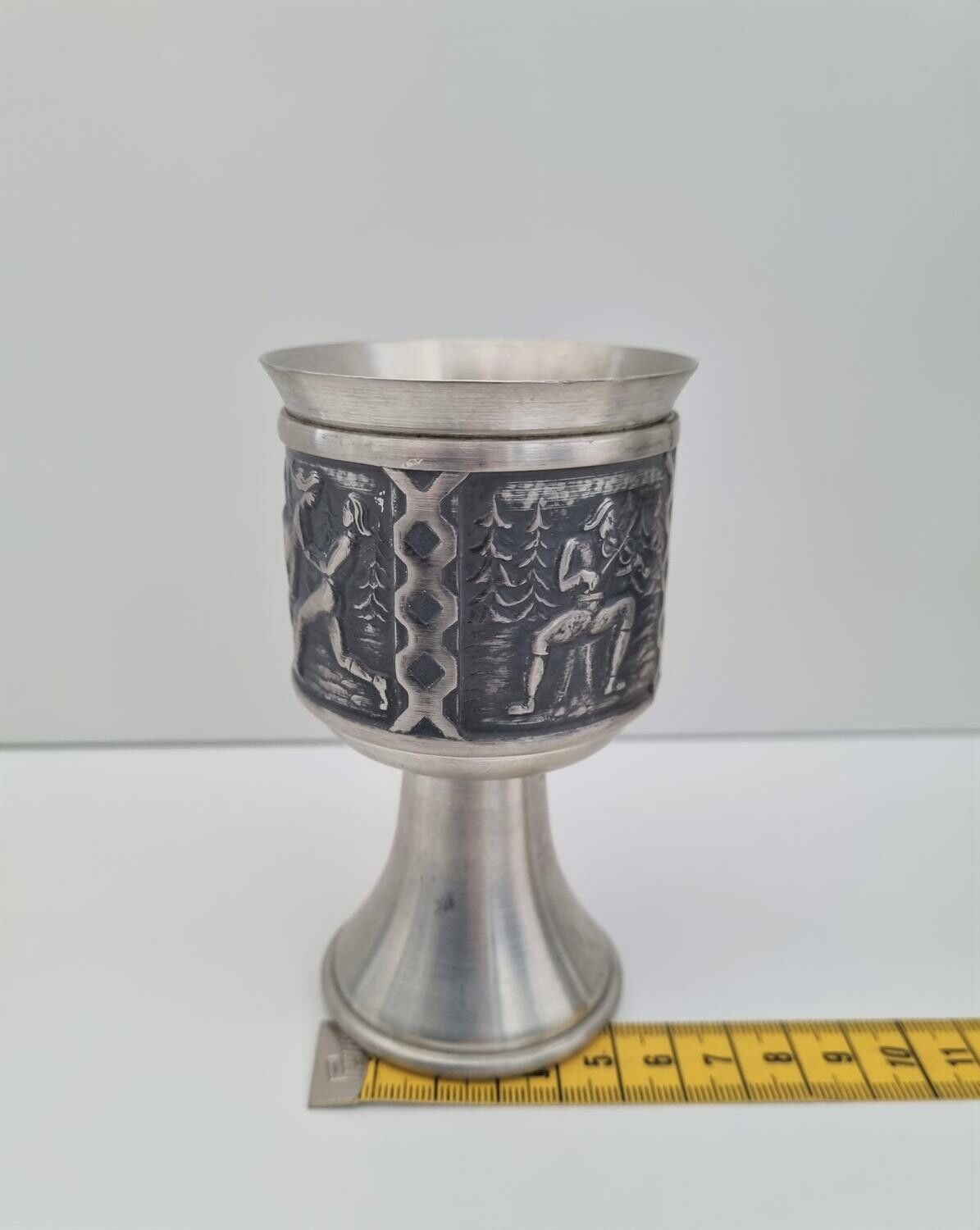 1 st detaljrik bägare / mugg dryckeskärl i tenn (ITB Norway Tinn 131)