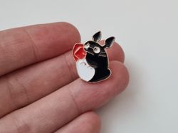 Pin, Svart sagoväsen