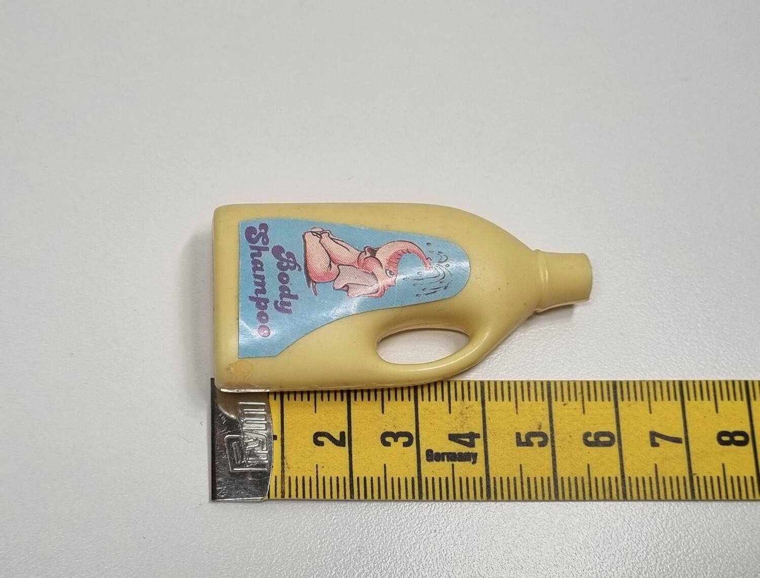 1 st shampooflaska, shampoo. Miniatyrer för dockskåp / tittskåp