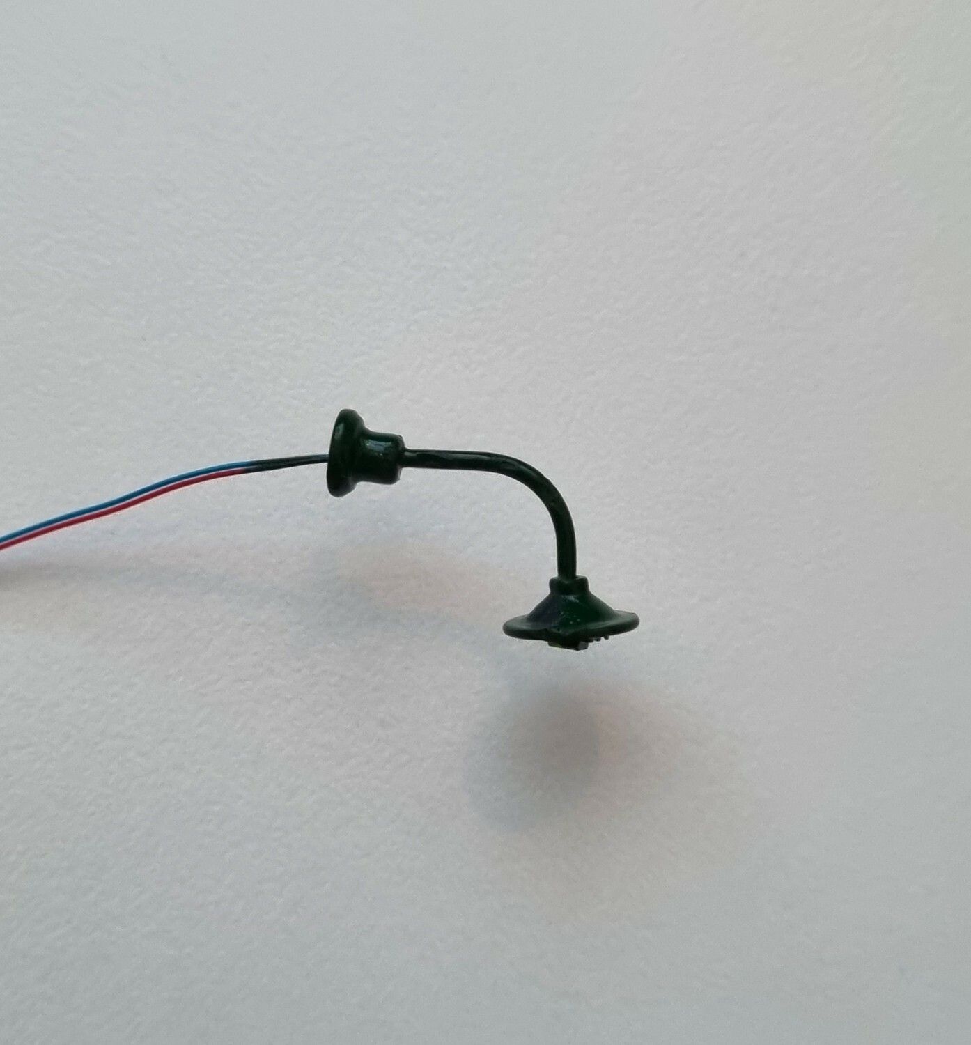 Lampa, gatulampa, miniatyrlampa (LED) För dockhus, tittskåp, tågräls mm