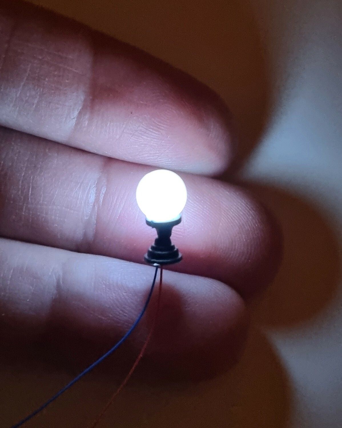 Lampa, miniatyrlampa (LED) För dockhus, tittskåp, tågräls mm