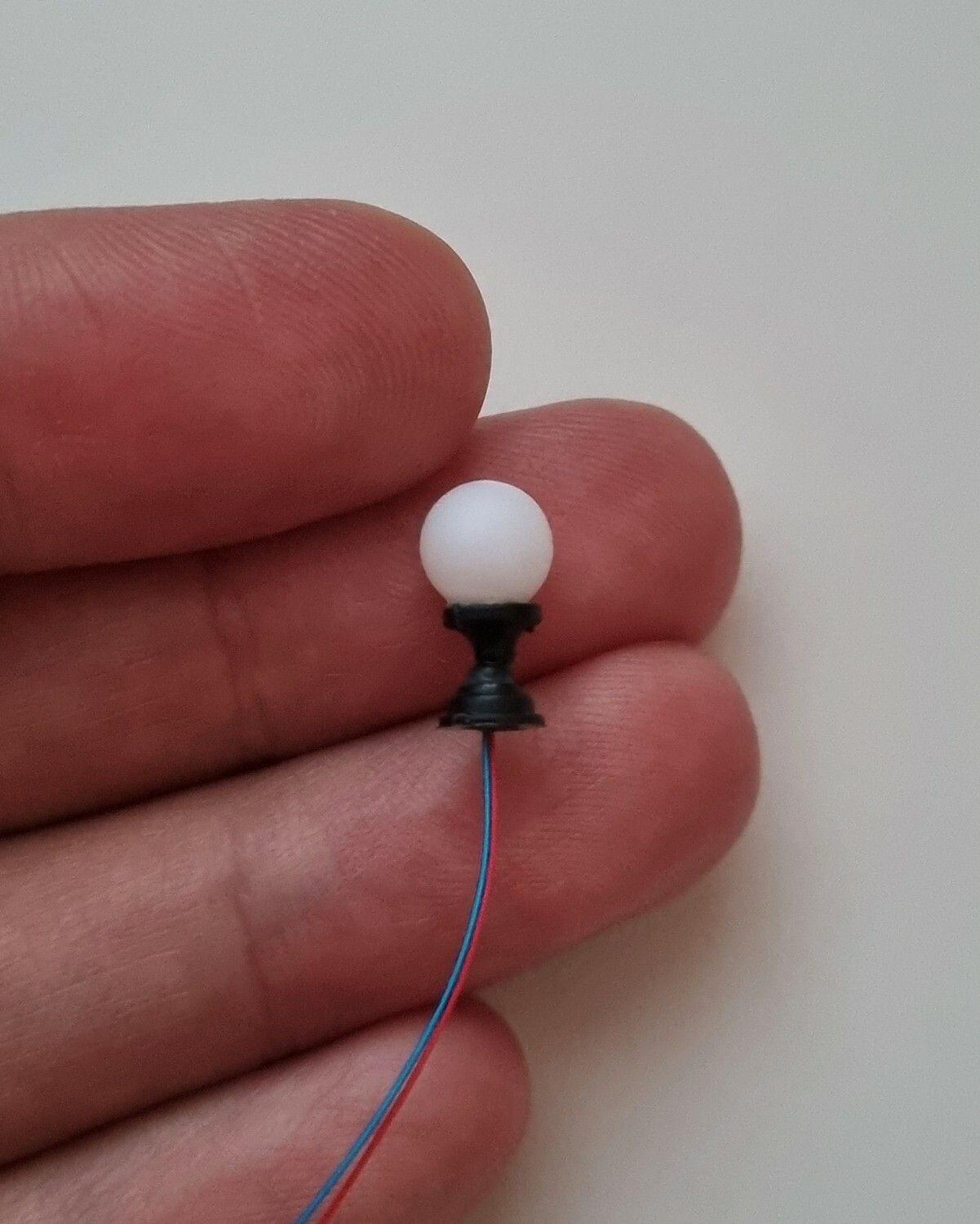 Lampa, miniatyrlampa (LED) För dockhus, tittskåp, tågräls mm