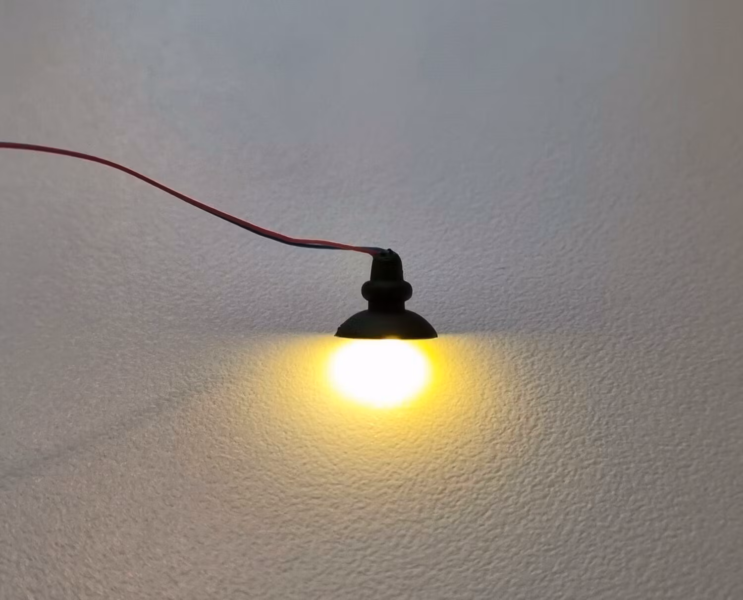 Lampa, miniatyrlampa / hängande lampa (LED) För dockhus, tittskåp, tågräls mm