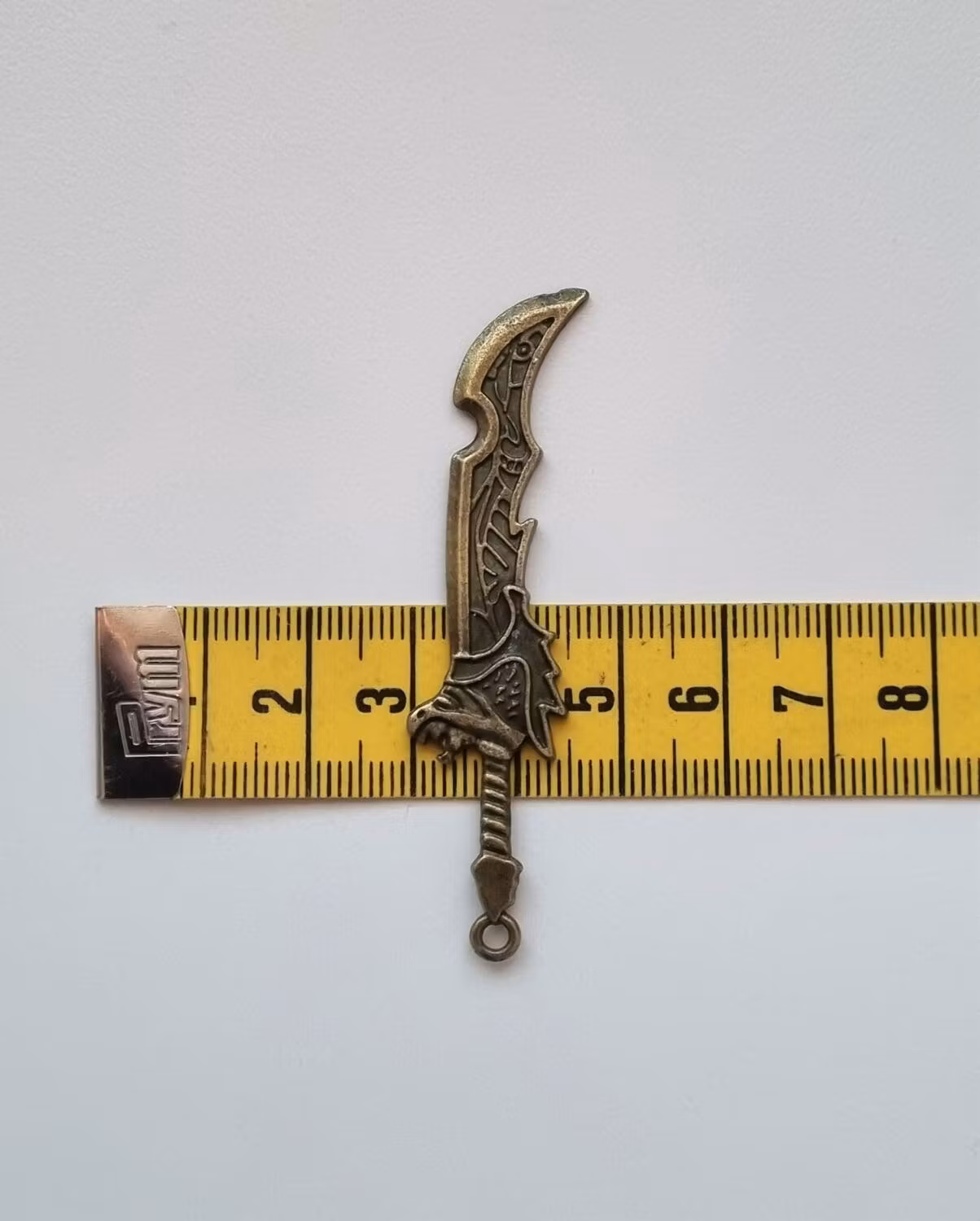 Miniatyr vapen, minivapen till dockskåp dockhus tittskåp (variant 19)