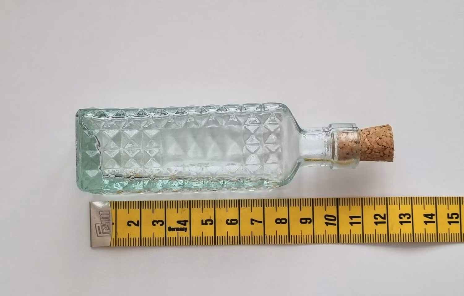 1 st Glasflaska med kork (10,6 x 3 cm, 83 gram)