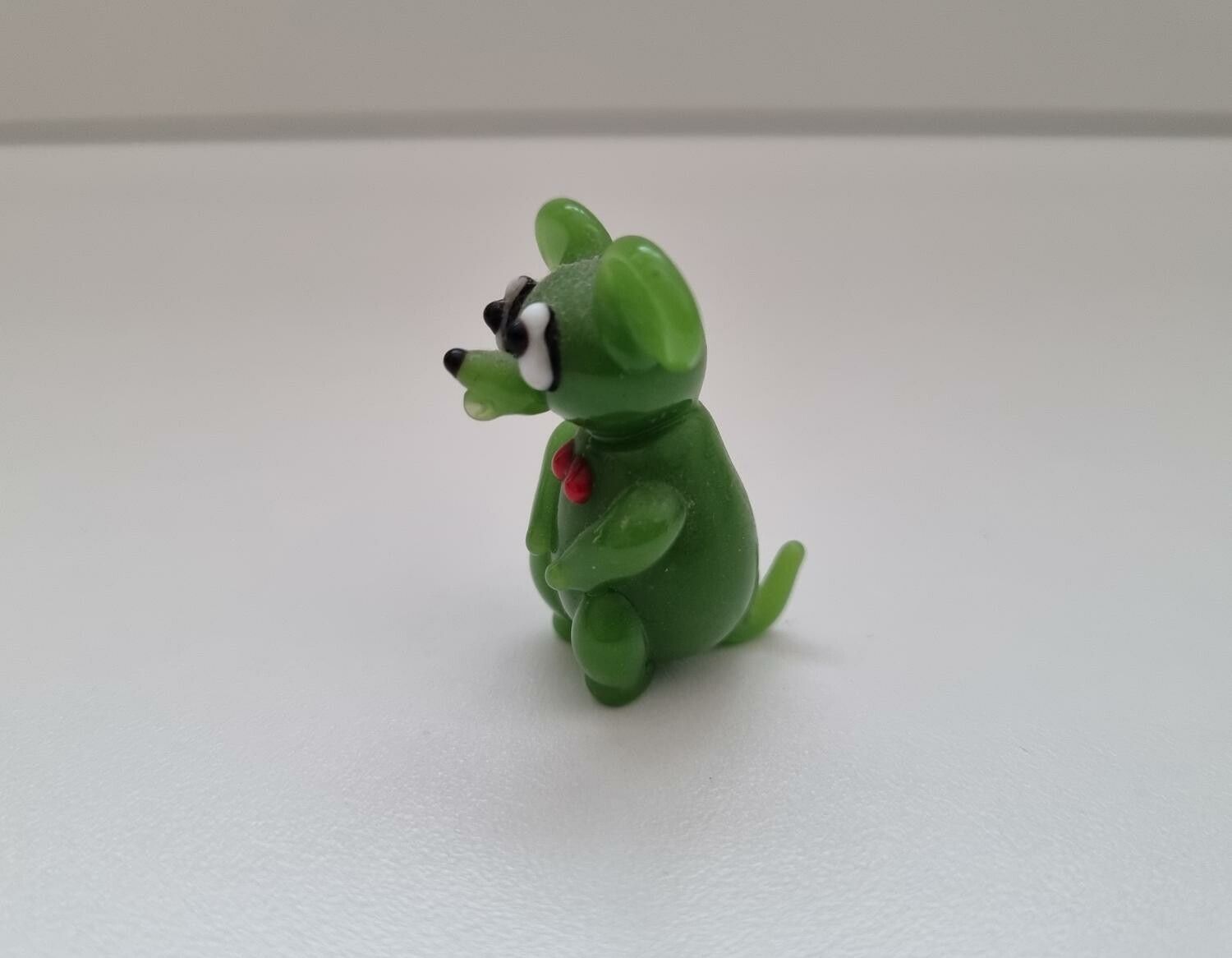 Figurin miniatyr mus, mini mus i porslin (grön)