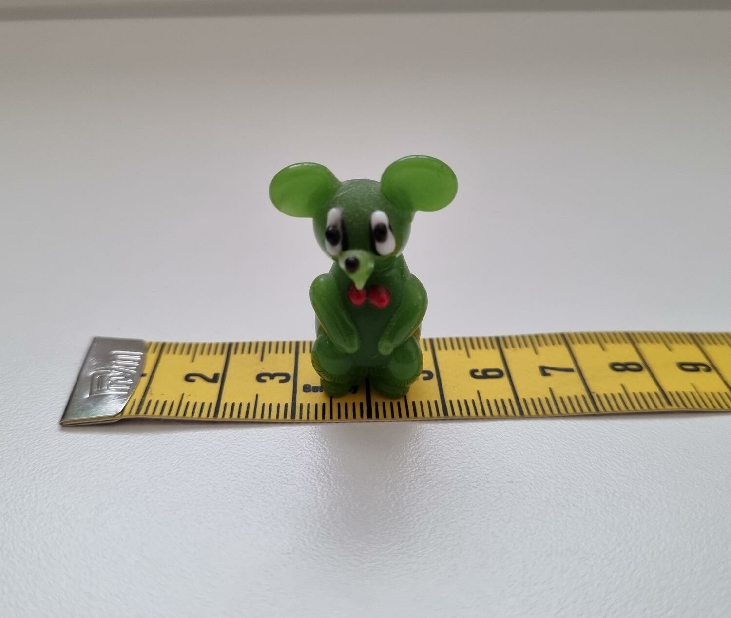 Figurin miniatyr mus, mini mus i porslin (grön)