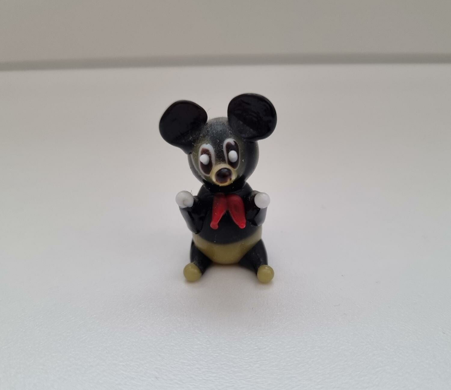 Figurin miniatyr mus, mini mus i porslin (svart)