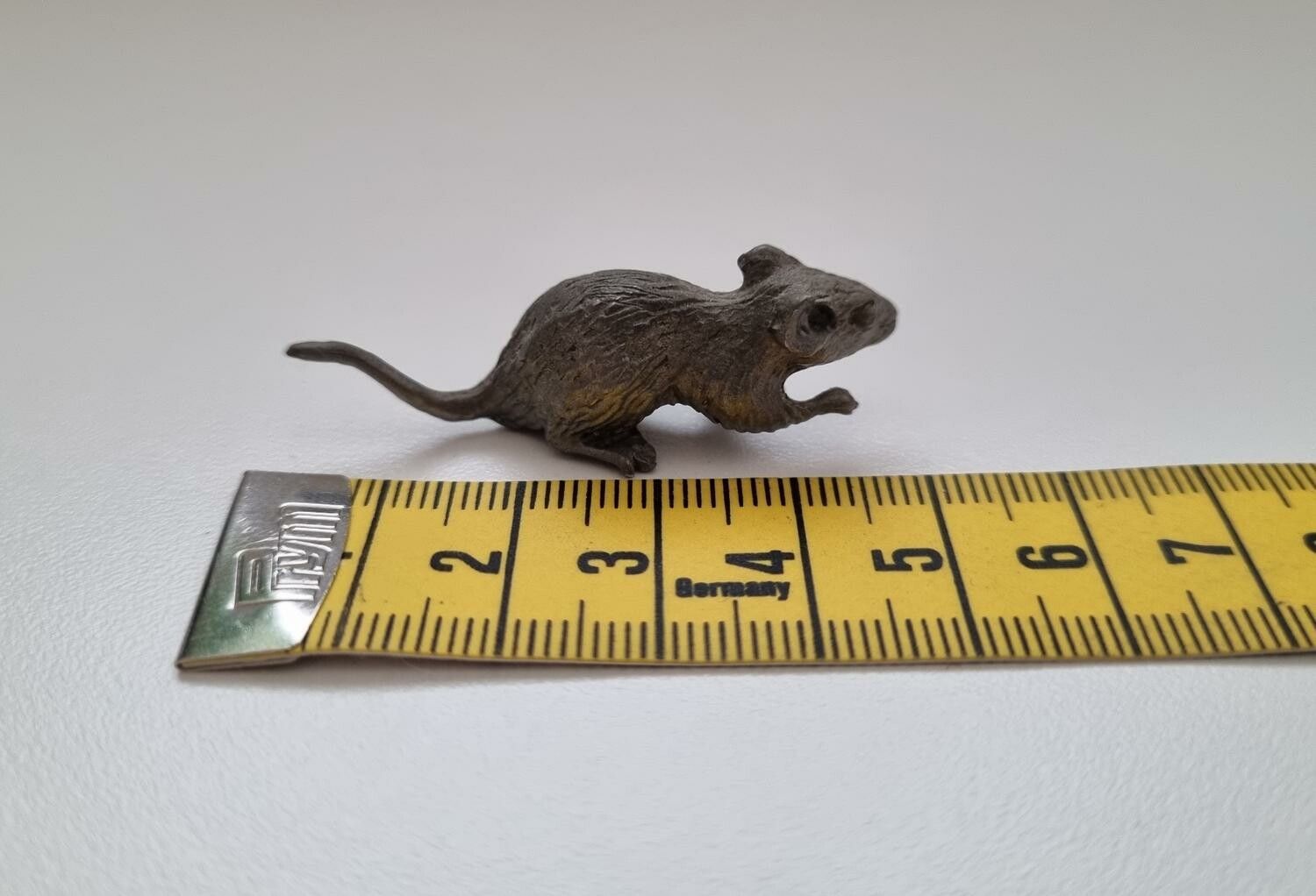 Figurin miniatyr råtta, mini råtta (15,5 gram)