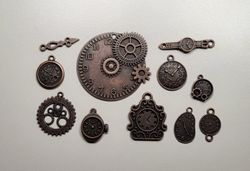 10 st berlocker / charms - Klockor i steampunk, kopparfärgade klockberlocker