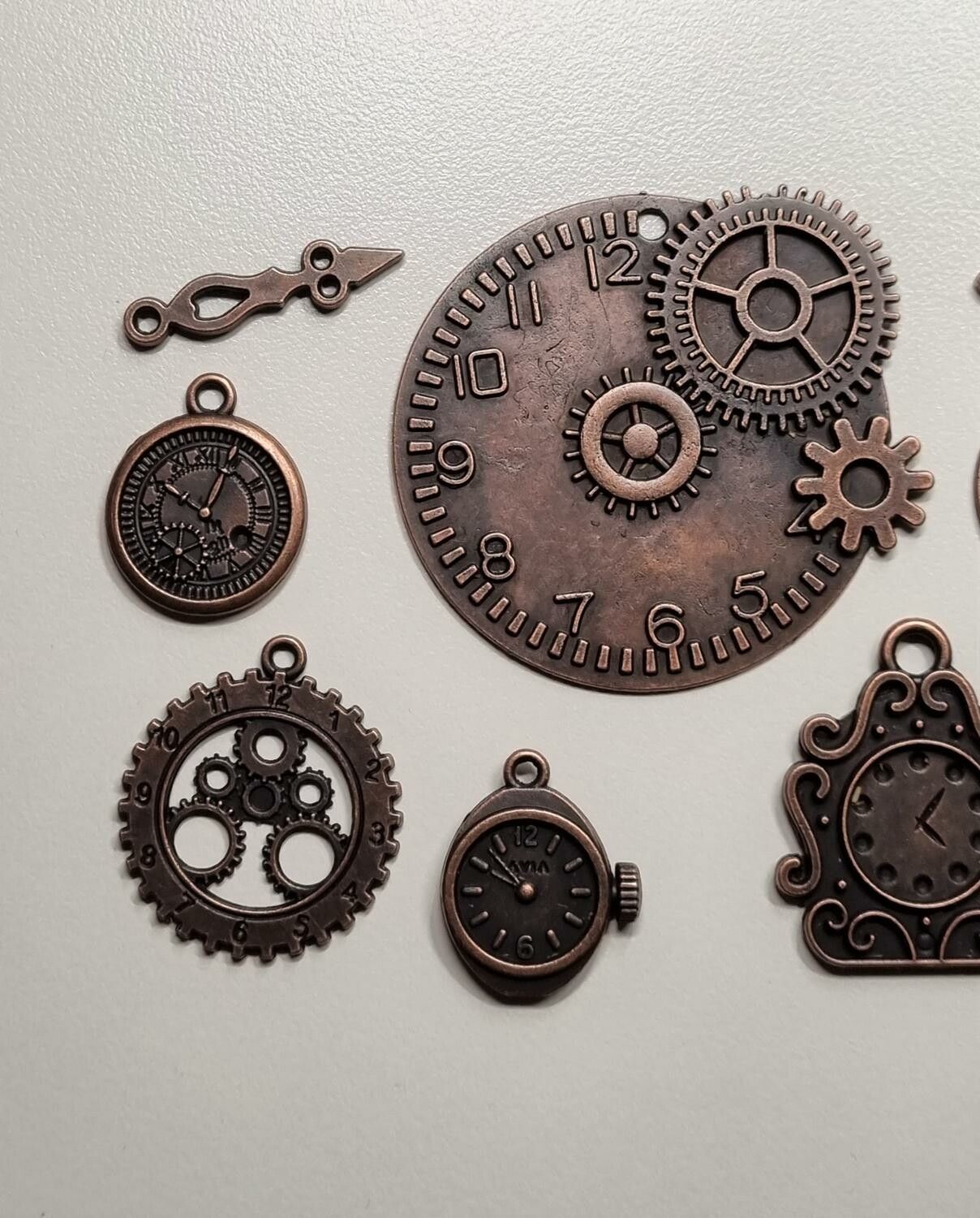 10 st berlocker / charms - Klockor i steampunk, kopparfärgade klockberlocker