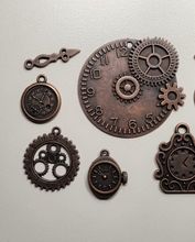 10 st berlocker / charms - Klockor i steampunk, kopparfärgade klockberlocker