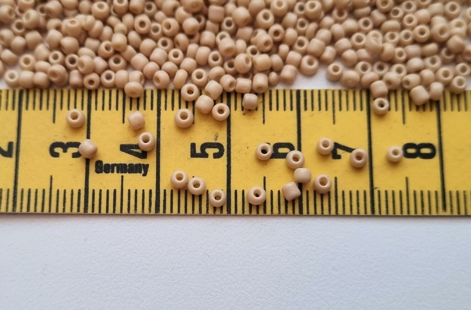 1000 små pärlor, fröpärlor, glaspärlor (2 mm) - Ljusbruna