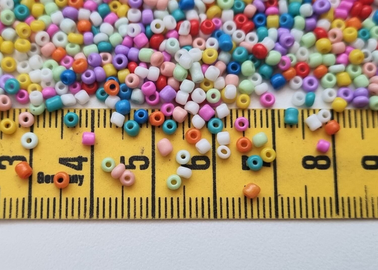 1000 små pärlor, fröpärlor, glaspärlor (2 mm) - Blandade ljusare färger