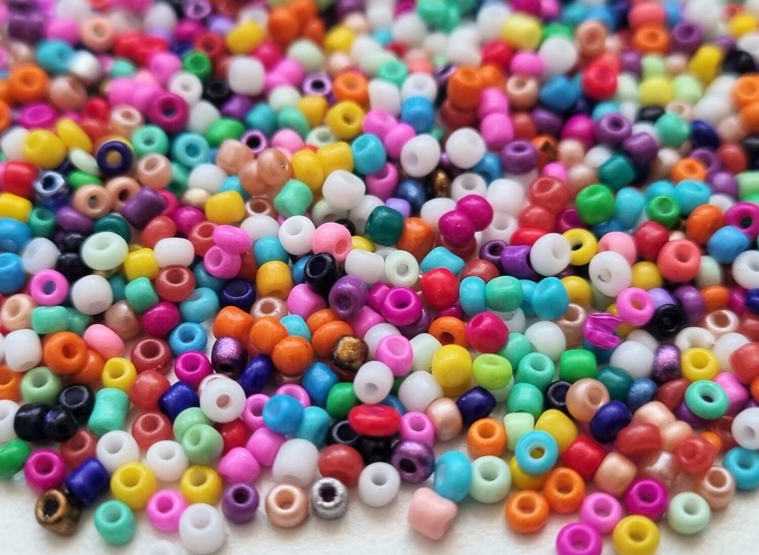 1000 små pärlor, fröpärlor, glaspärlor (2 mm) - Blandade färger