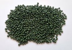 1000 små pärlor, fröpärlor, glaspärlor (2 mm) - Militärgrön