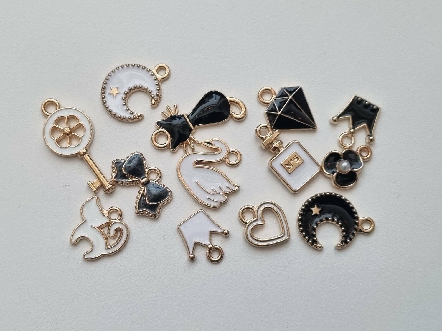 13 st söta Berlocker Charms Hängen för smyckestillverkning