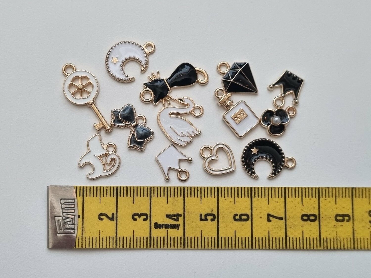 13 st söta Berlocker Charms Hängen för smyckestillverkning