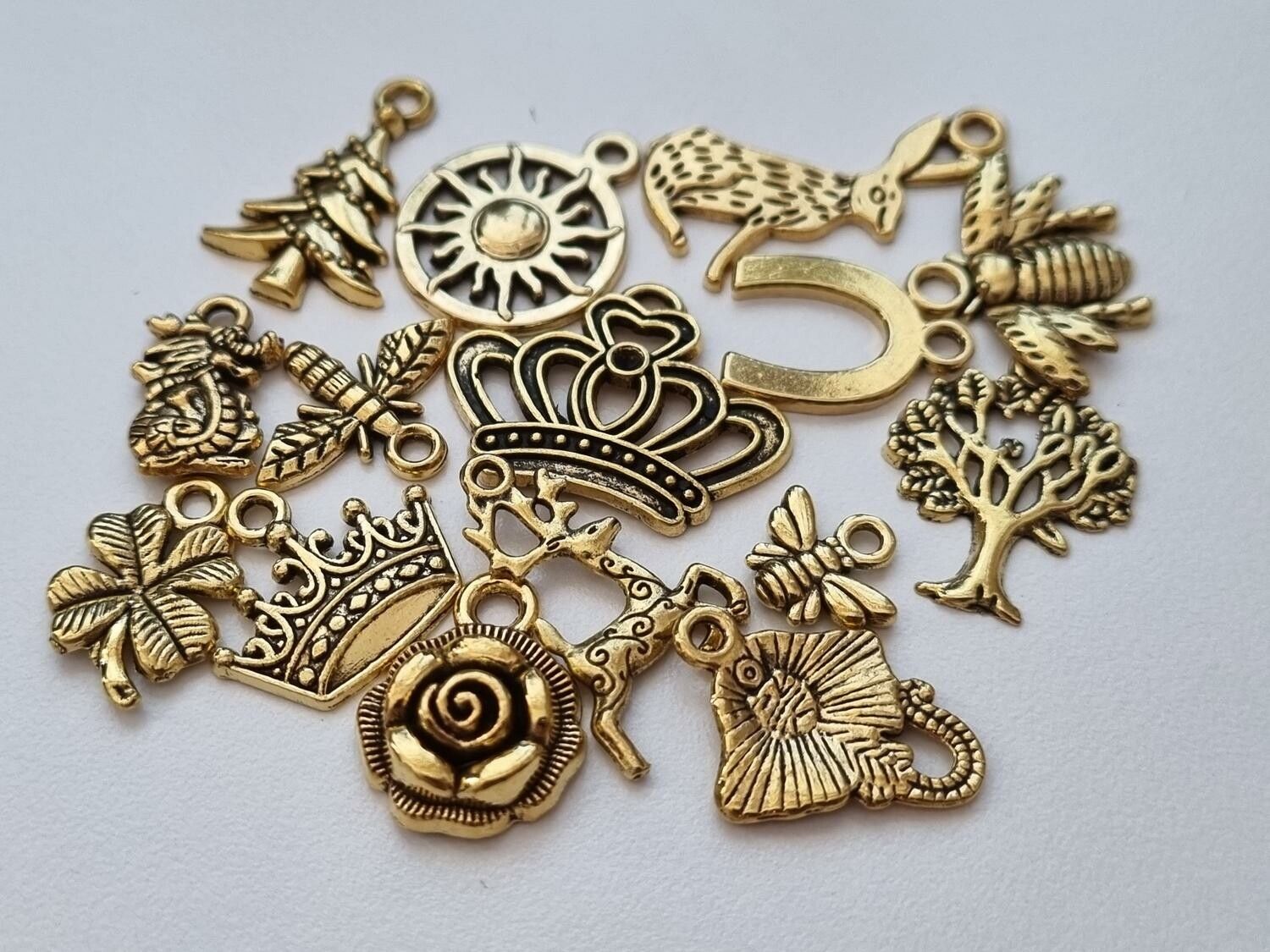 15 st guldfärgade Berlocker Charms Hängen för smyckestillverkning