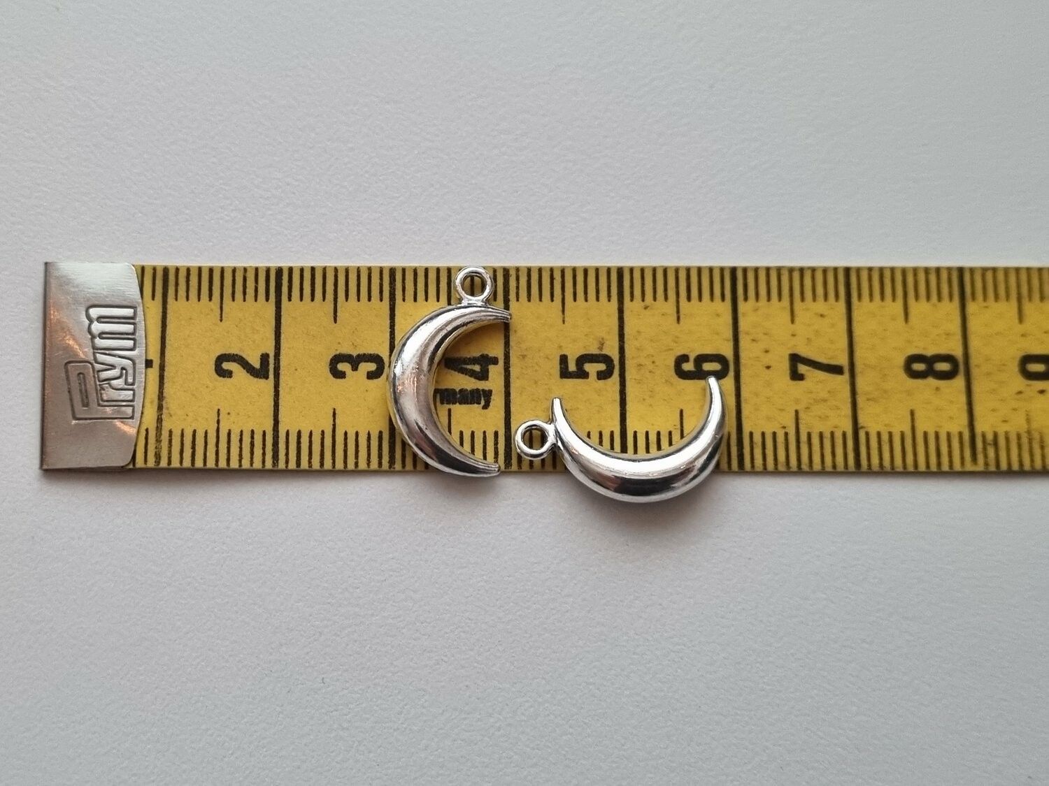 Berlocker Månar (2 st silverfärgade)