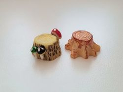 2 st stubbar. Miniatyrer / figuriner för dockskåpet, tittskåp mm