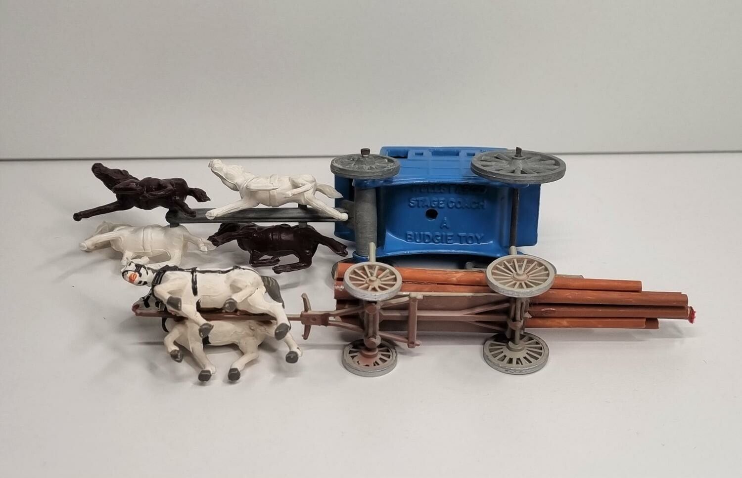 2 st häst med vagn (Wells Fargo Stage Coach, A Budgie Toy)