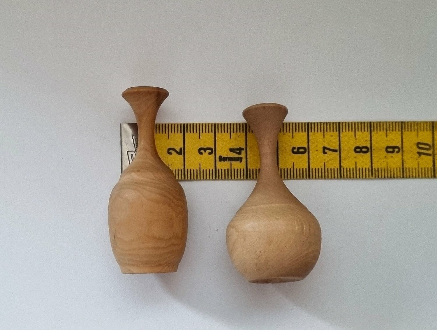 2 st miniatyrkrukor, krukor i trä för dockskåp dockhus