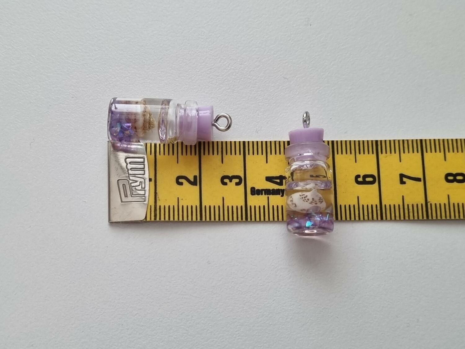 2 st små glasflaskor, flaskor med kork miniatyrer glasburkar