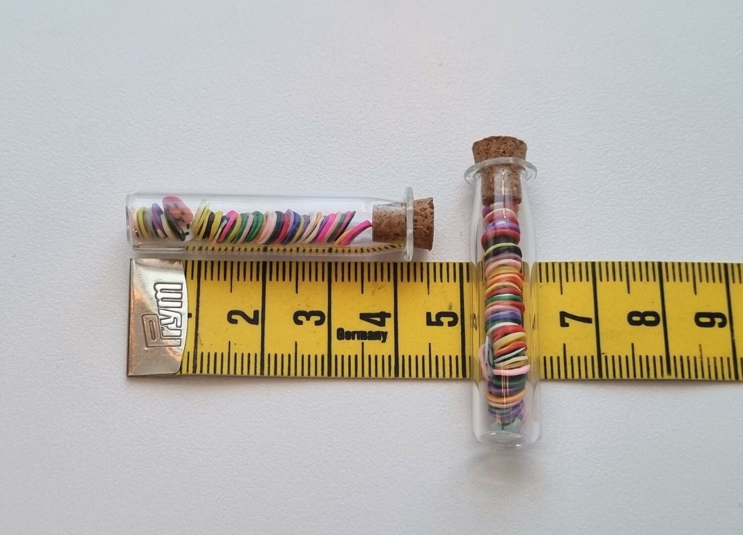 2 st små glasflaskor, flaskor med kork miniatyrer glasburkar
