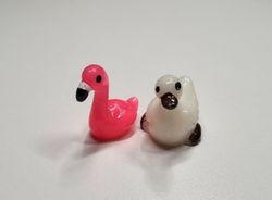 2 st fåglar - miniatyrer / figuriner för dockskåpet, tittskåp mm