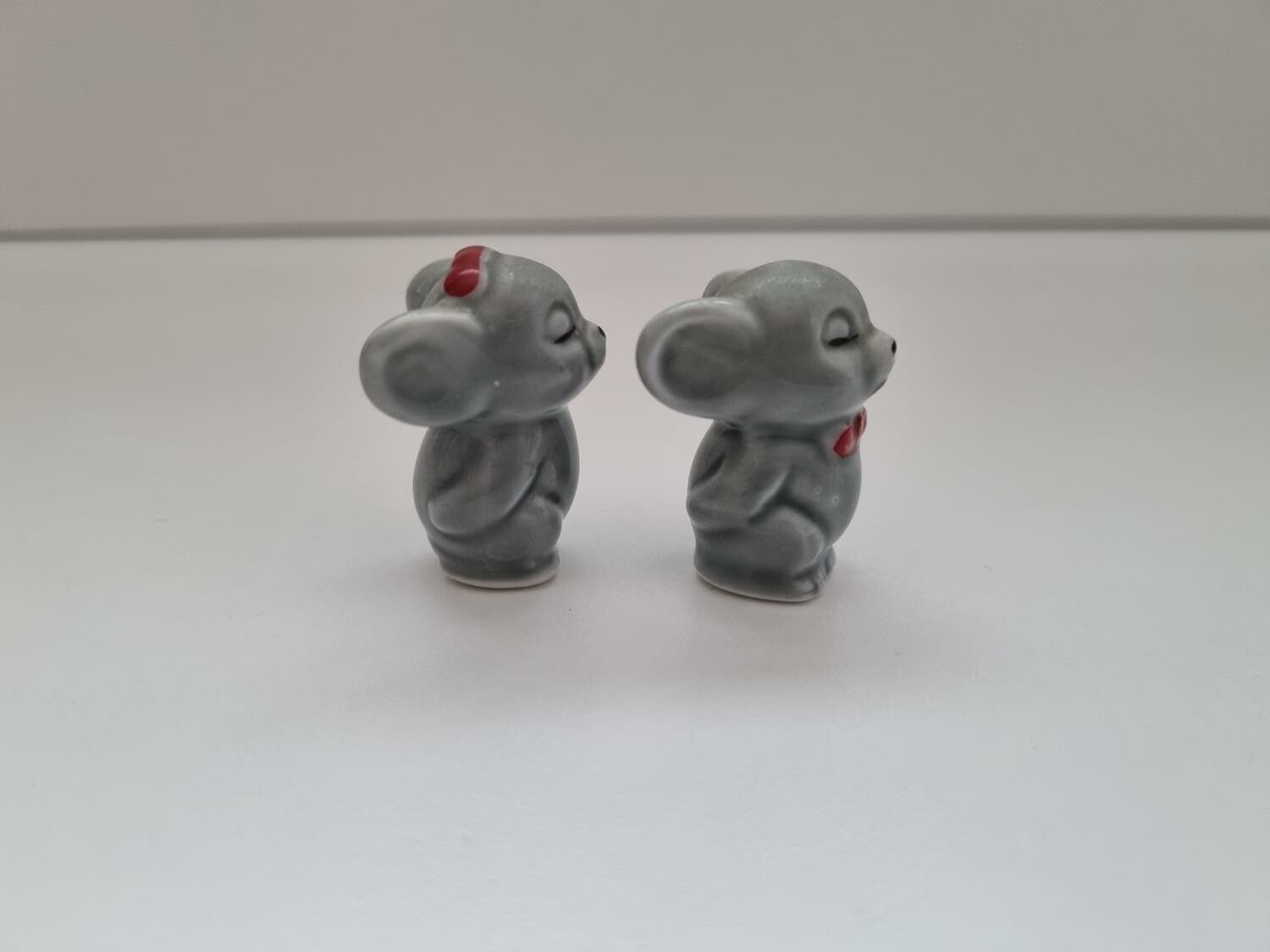 Figurin miniatyr möss, mini möss i porslin (2 st)