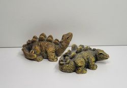 2 st dinosaurer / reptiler - Prydnadsföremål
