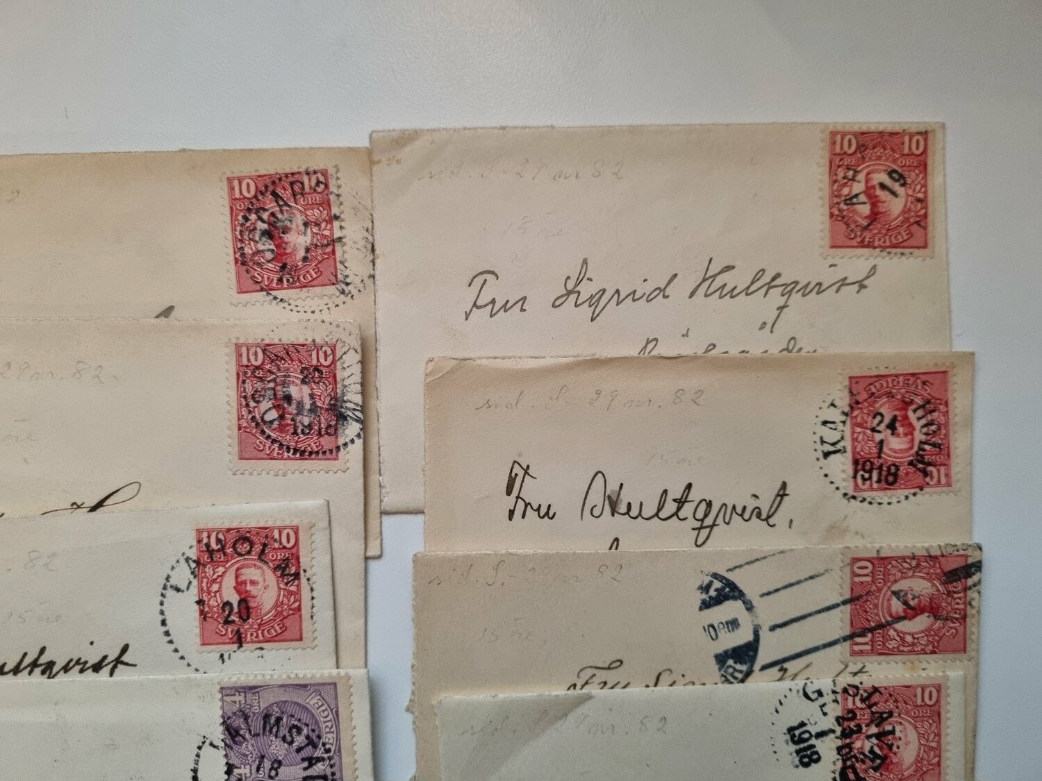 17 st äldre små kuvert med svenska frimärken, år 1909 och framåt