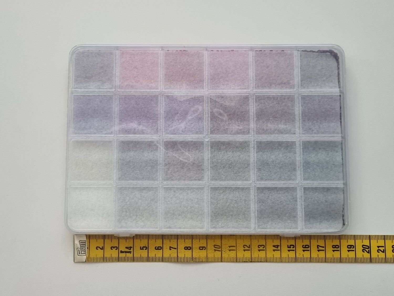 Ca 10.000 små pärlor, fröpärlor, glaspärlor (2 mm)