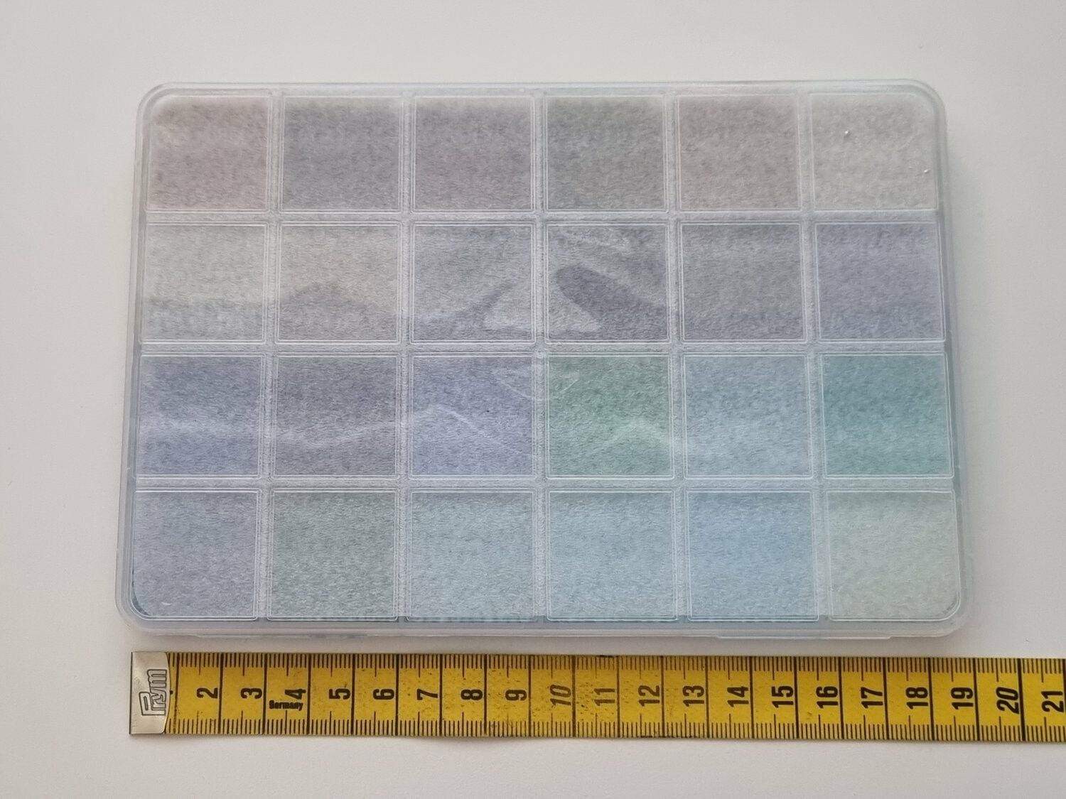 Ca 10.000 små pärlor, fröpärlor, glaspärlor (2 mm)
