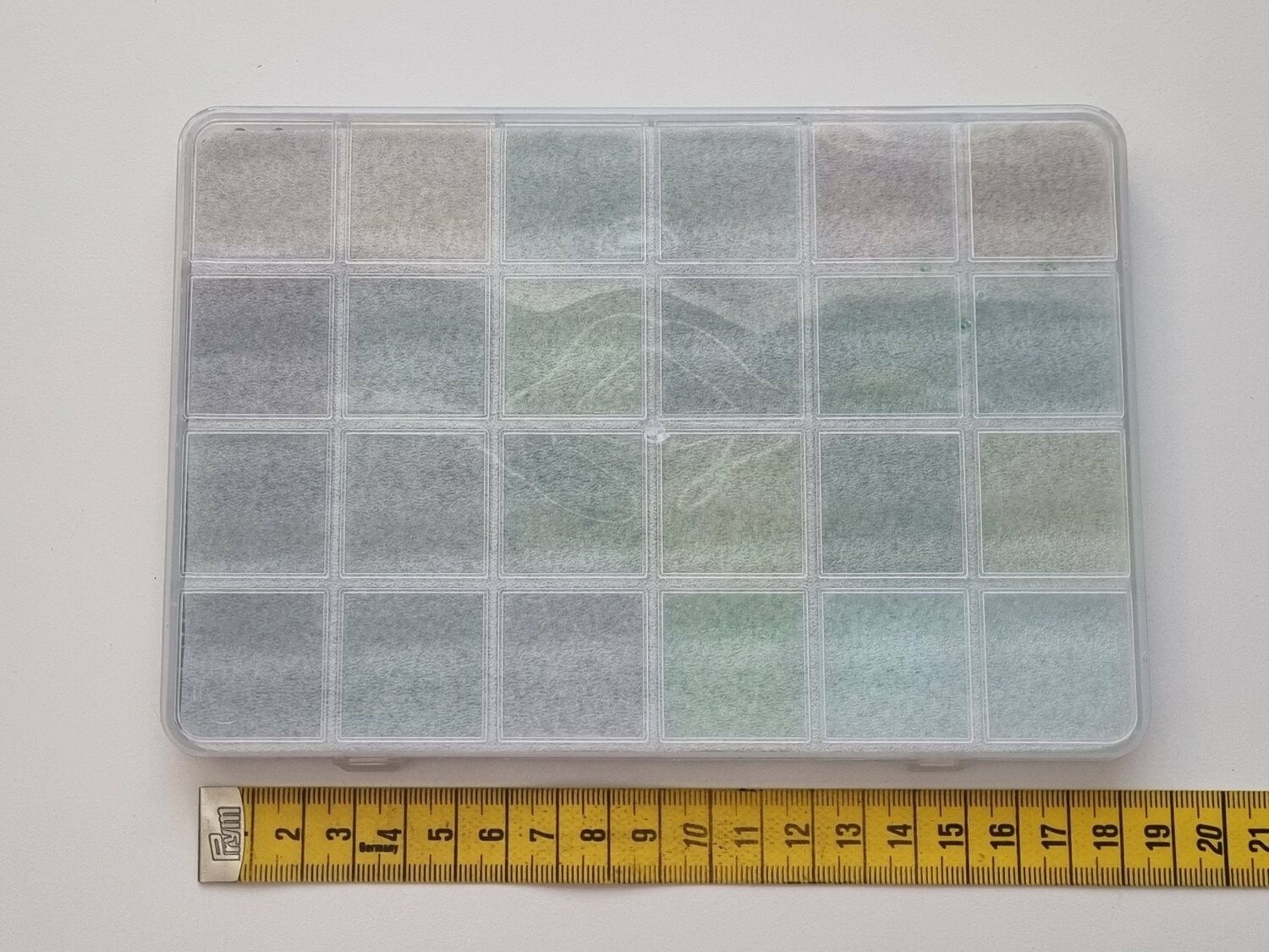 Ca 10.000 små pärlor, fröpärlor, glaspärlor (2 mm)