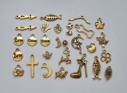 28 st guldfärgade Berlocker Charms Hängen för smyckestillverkning