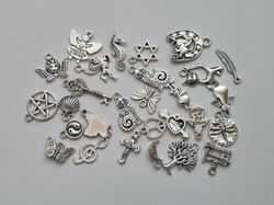 28 st söta Berlocker Charms Hängen för smyckestillverkning