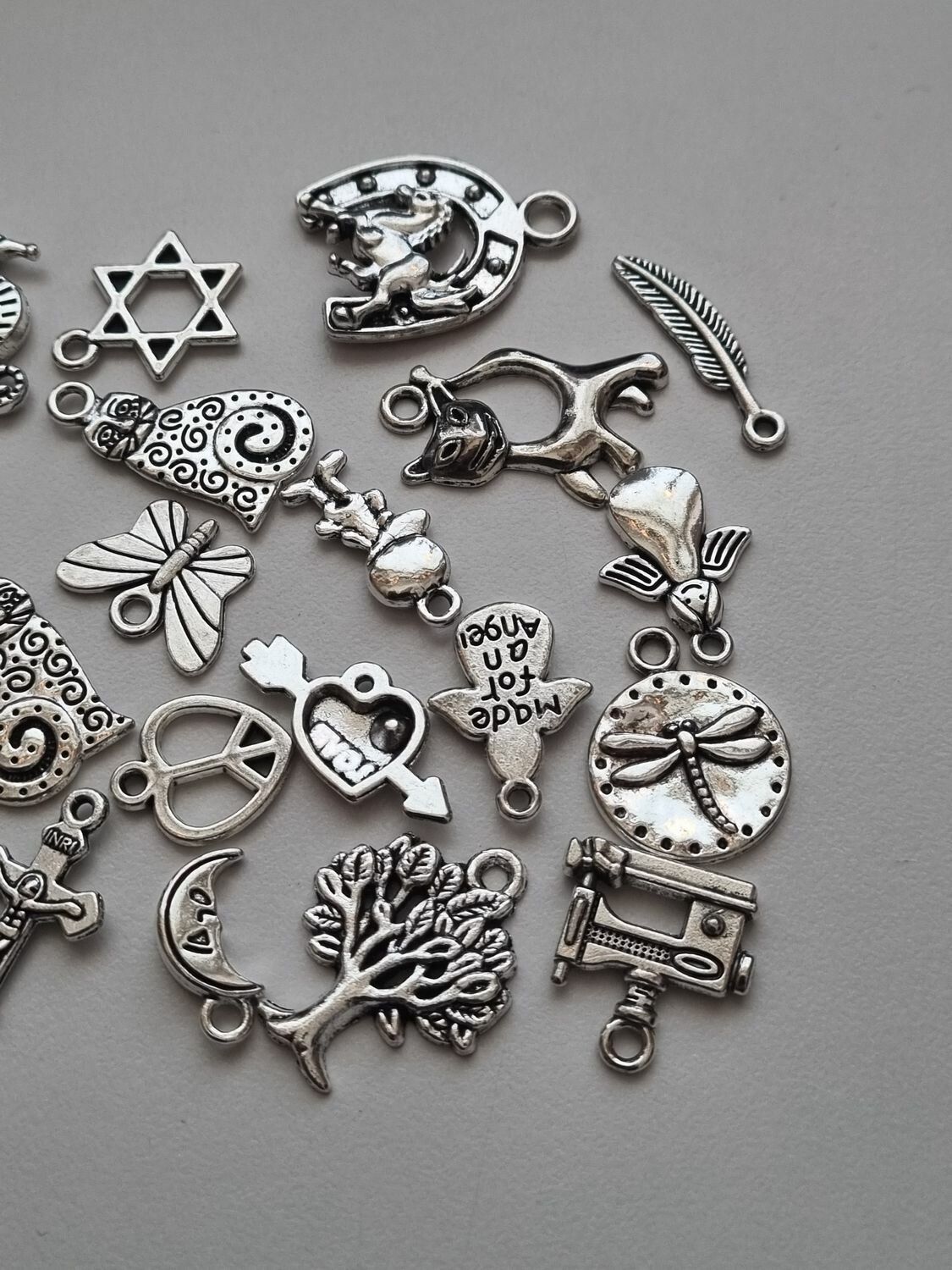 28 st söta Berlocker Charms Hängen för smyckestillverkning
